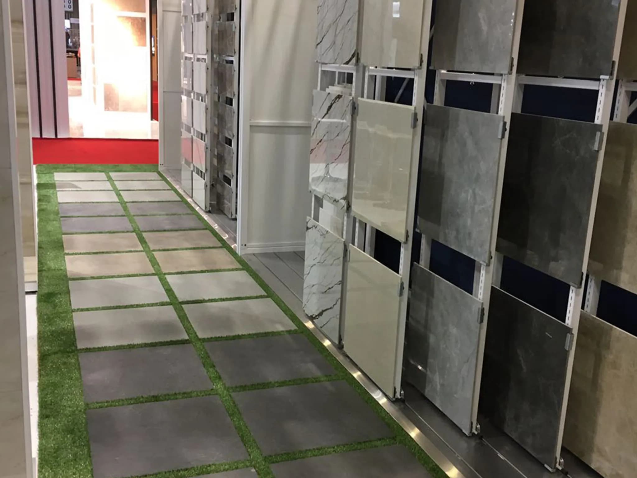 COVERINGS 2017 — QUA GRANITE — 3